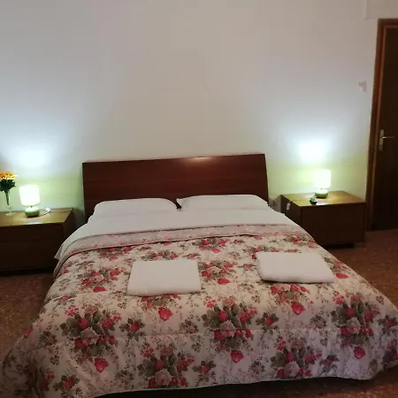 Πανσιόν Venice Vacation 2*